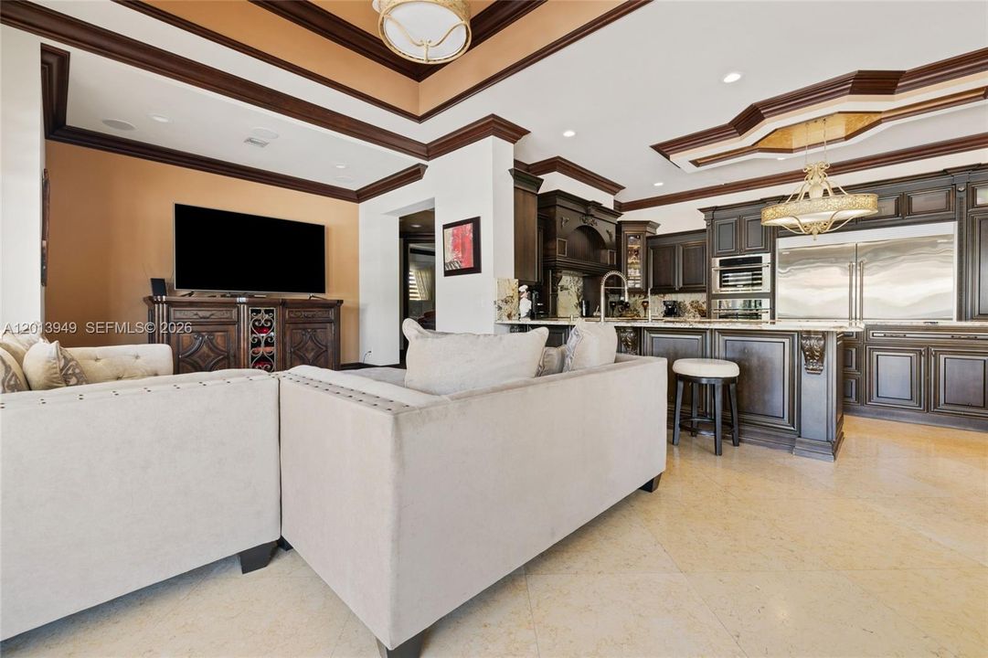 En Venta: $3,299,999 (5 camas, 4 baños, 4463 Pies cuadrados)
