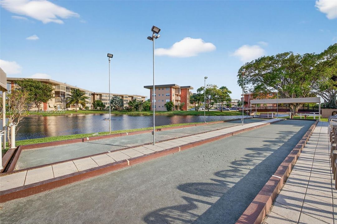 For Sale: $94,500 (1 beds, 1 baths, 768 Square Feet)