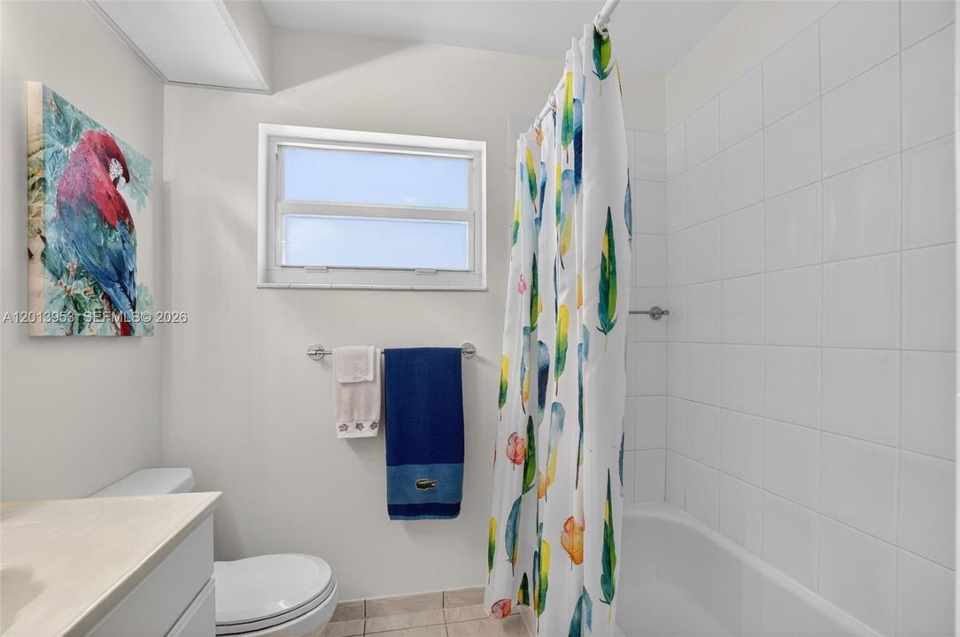 For Sale: $94,500 (1 beds, 1 baths, 768 Square Feet)