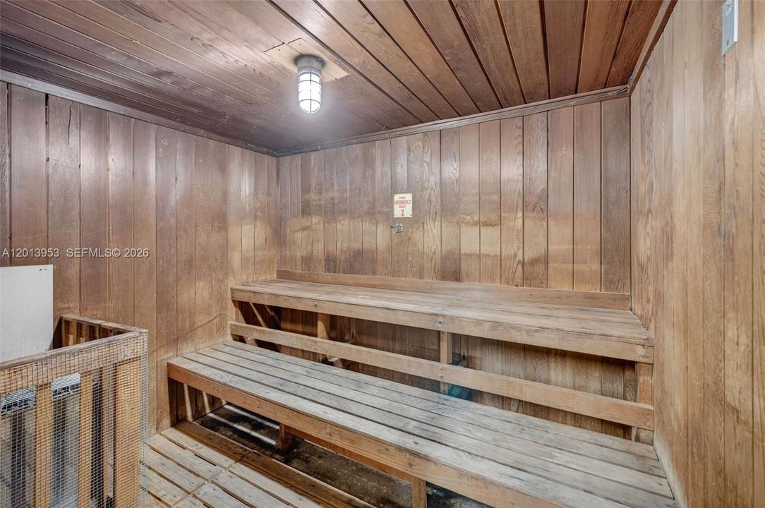 For Sale: $94,500 (1 beds, 1 baths, 768 Square Feet)