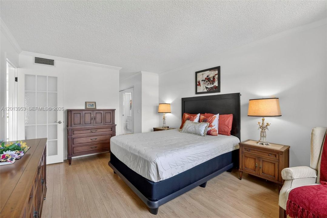 For Sale: $94,500 (1 beds, 1 baths, 768 Square Feet)