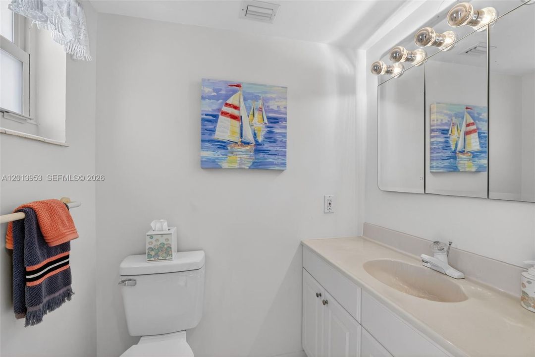 For Sale: $94,500 (1 beds, 1 baths, 768 Square Feet)