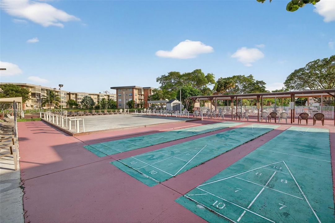 For Sale: $94,500 (1 beds, 1 baths, 768 Square Feet)