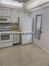 For Rent: $1,600 (1 beds, 1 baths, 940 Square Feet)