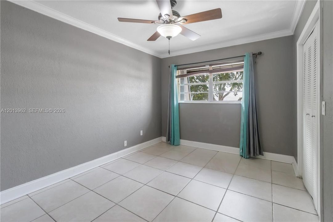 For Sale: $279,900 (2 beds, 1 baths, 1110 Square Feet)