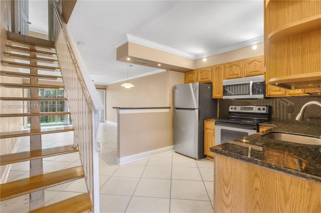 For Sale: $279,900 (2 beds, 1 baths, 1110 Square Feet)