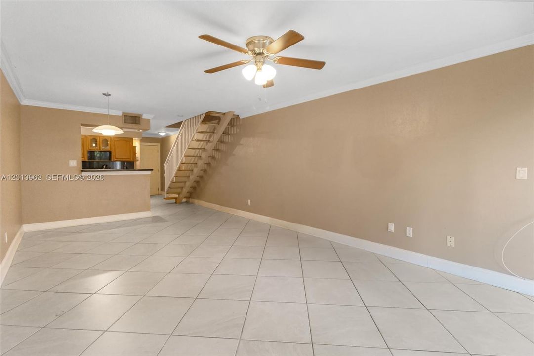 For Sale: $279,900 (2 beds, 1 baths, 1110 Square Feet)