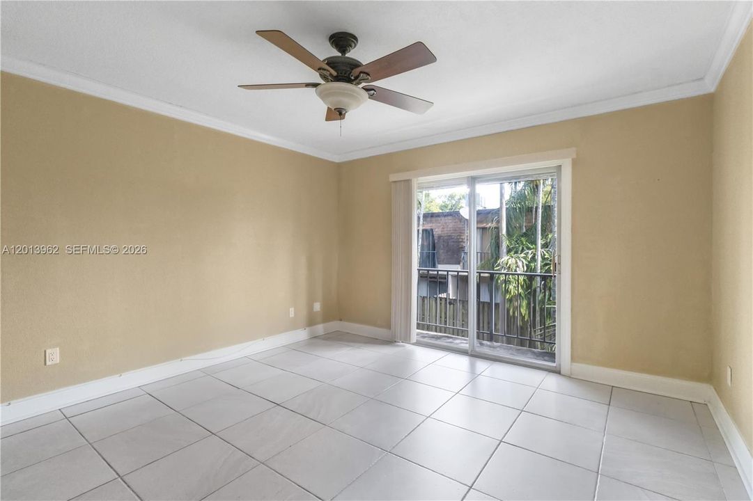 For Sale: $279,900 (2 beds, 1 baths, 1110 Square Feet)
