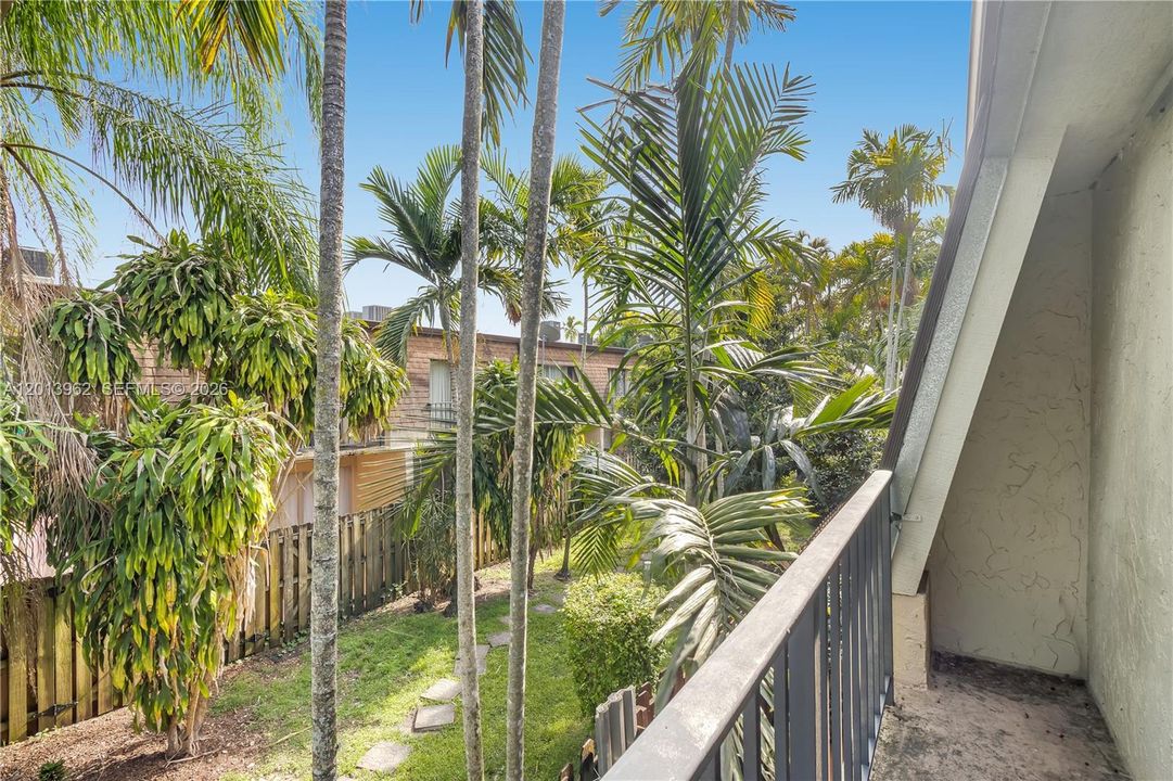 For Sale: $279,900 (2 beds, 1 baths, 1110 Square Feet)