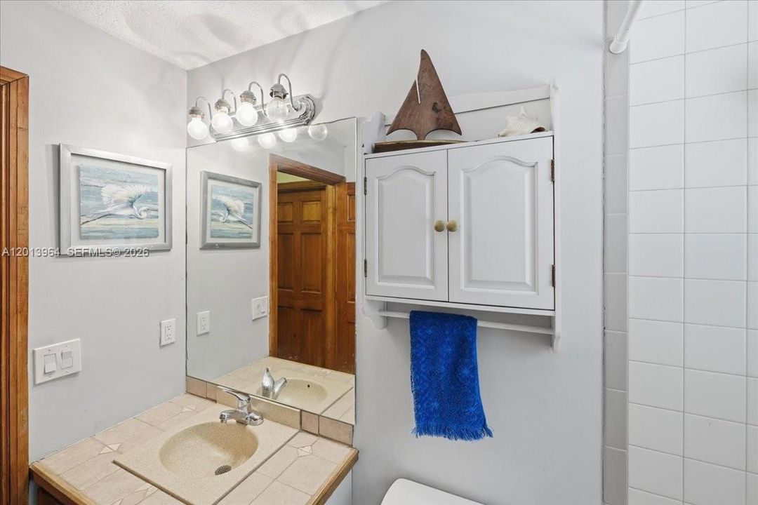 For Sale: $769,900 (5 beds, 3 baths, 2000 Square Feet)
