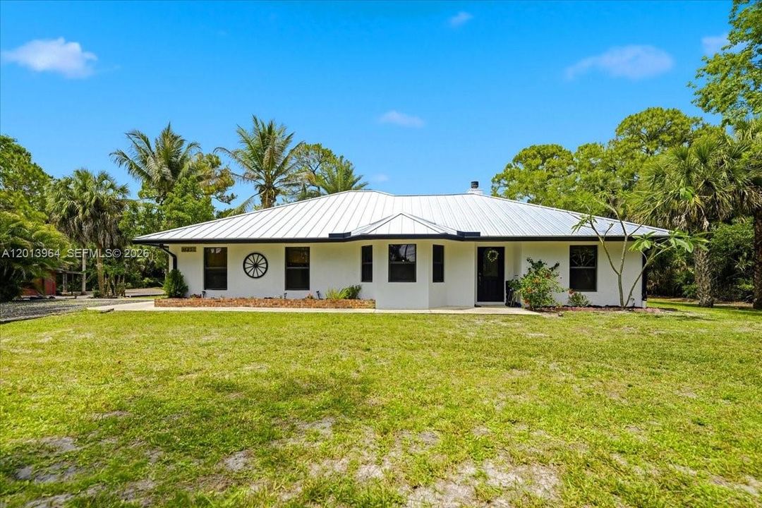 For Sale: $769,900 (5 beds, 3 baths, 2000 Square Feet)