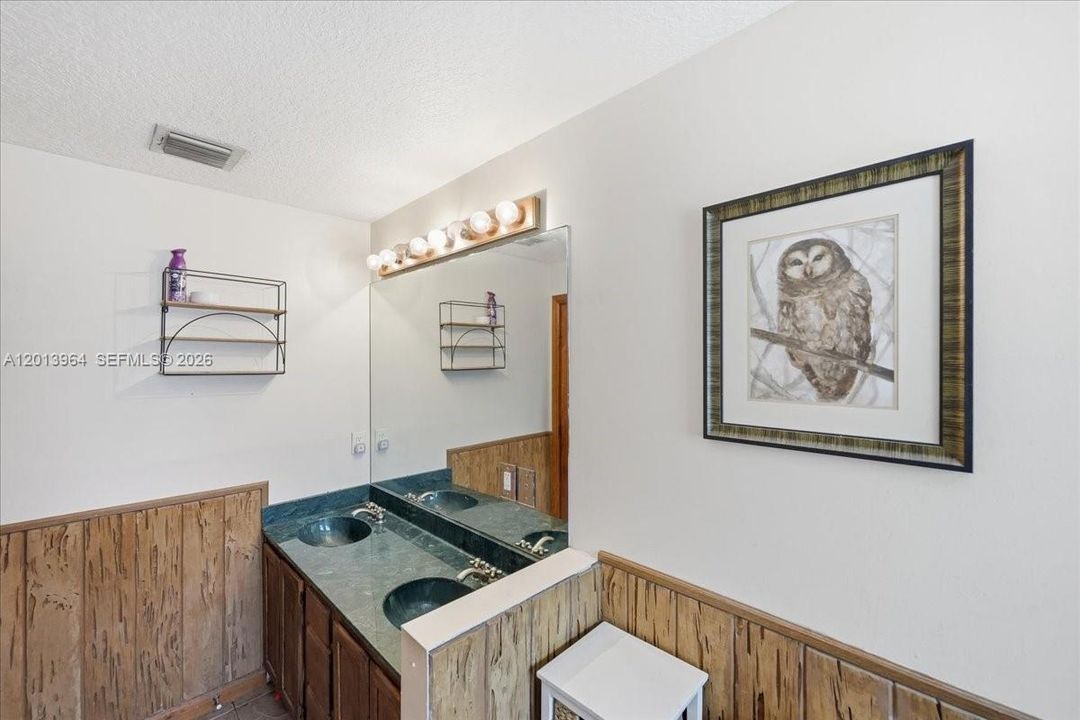 For Sale: $769,900 (5 beds, 3 baths, 2000 Square Feet)