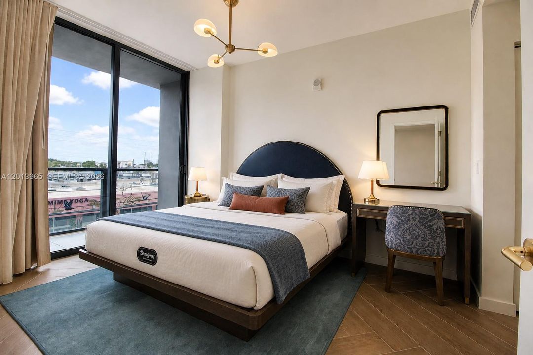 For Sale: $725,000 (1 beds, 1 baths, 720 Square Feet)