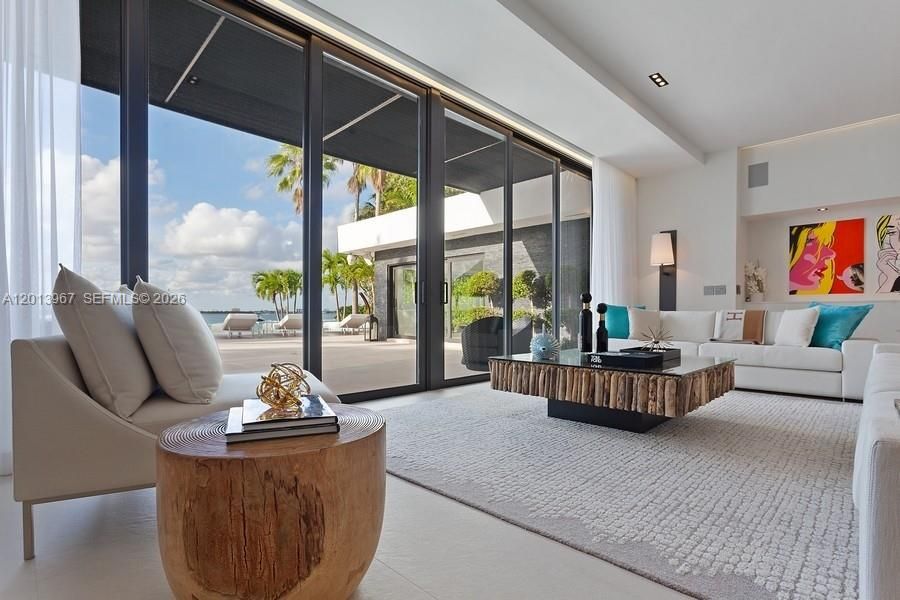 For Rent: $60,000 (5 beds, 5 baths, 3989 Square Feet)
