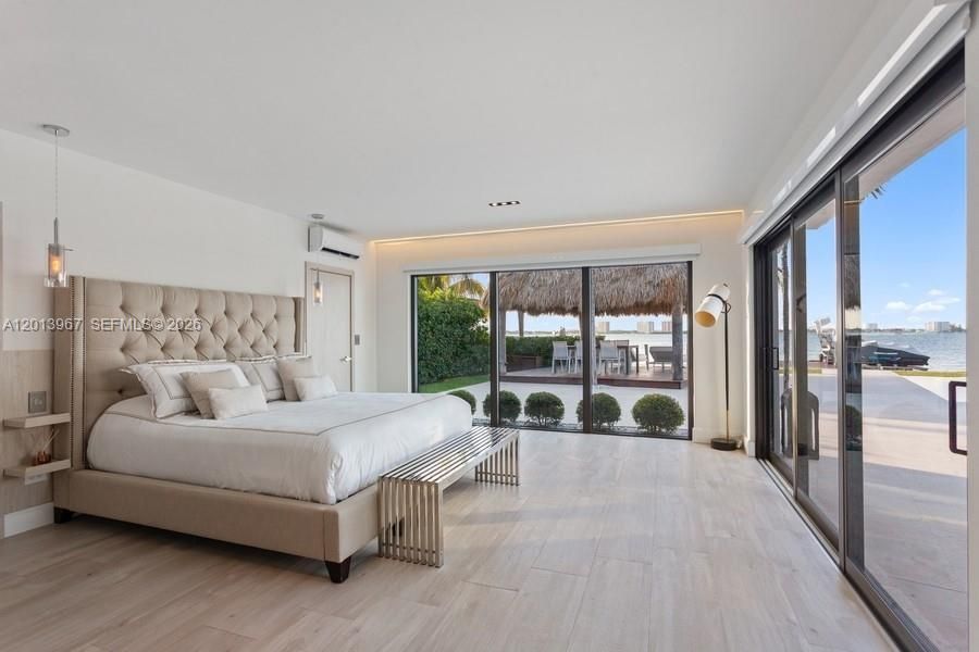 For Rent: $60,000 (5 beds, 5 baths, 3989 Square Feet)