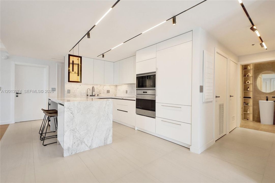 For Sale: $1,399,999 (3 beds, 3 baths, 1819 Square Feet)