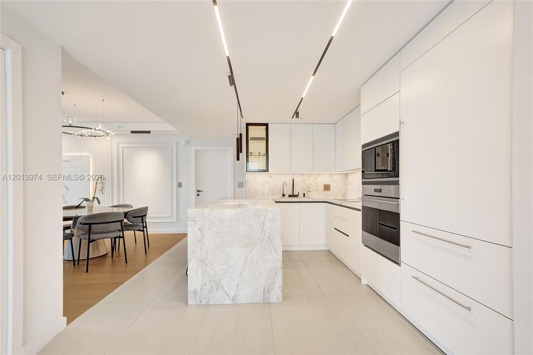 For Sale: $1,399,999 (3 beds, 3 baths, 1819 Square Feet)