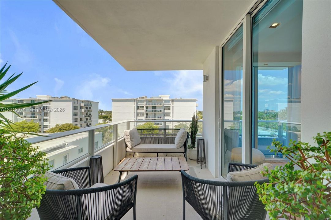 For Sale: $1,399,999 (3 beds, 3 baths, 1819 Square Feet)