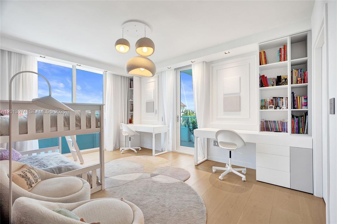 For Sale: $1,399,999 (3 beds, 3 baths, 1819 Square Feet)
