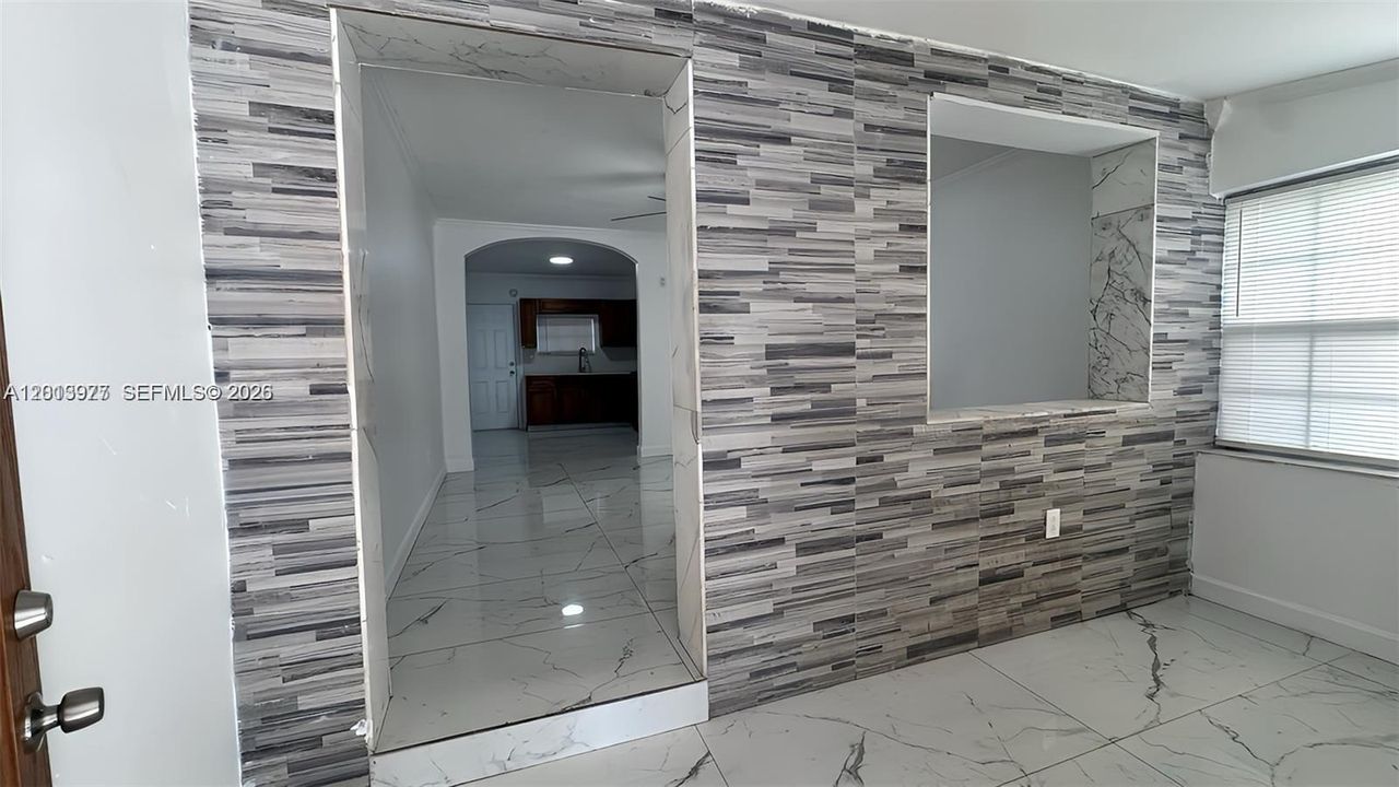 Activo con contrato: $2,300 (2 camas, 1 baños, 940 Pies cuadrados)