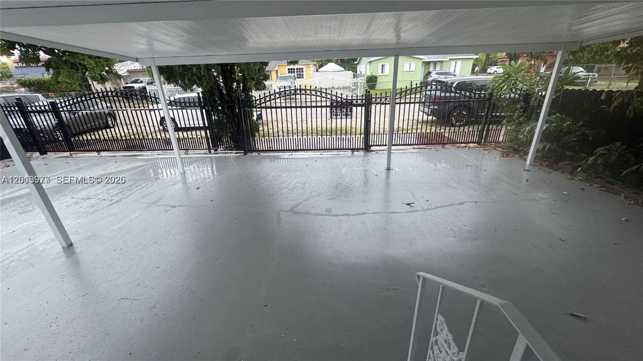 Activo con contrato: $2,300 (2 camas, 1 baños, 940 Pies cuadrados)