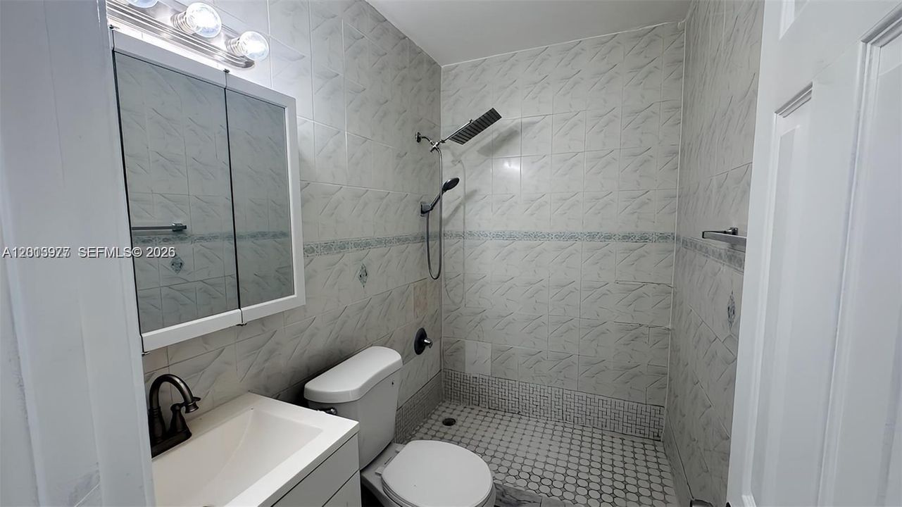 Activo con contrato: $2,300 (2 camas, 1 baños, 940 Pies cuadrados)