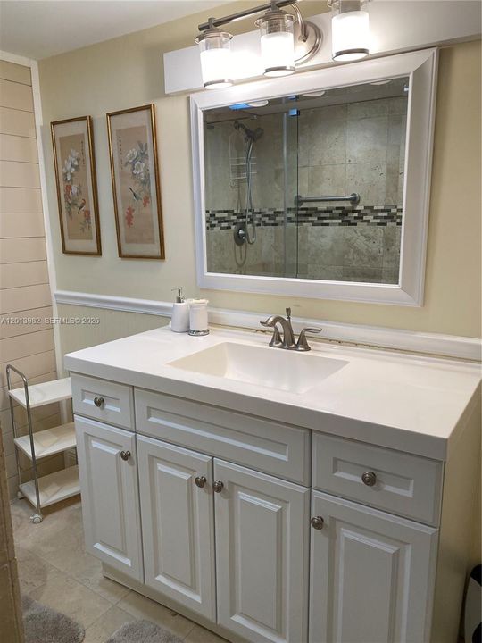 For Sale: $425,000 (1 beds, 1 baths, 900 Square Feet)