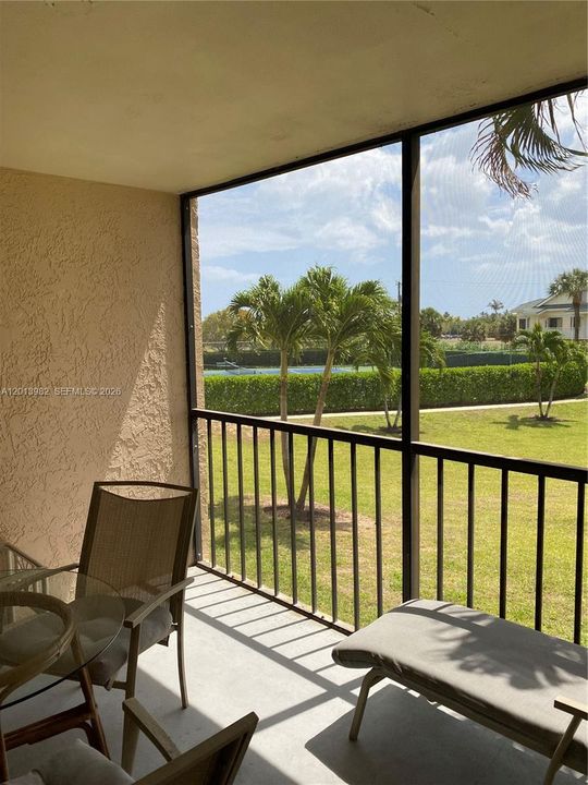 For Sale: $425,000 (1 beds, 1 baths, 900 Square Feet)