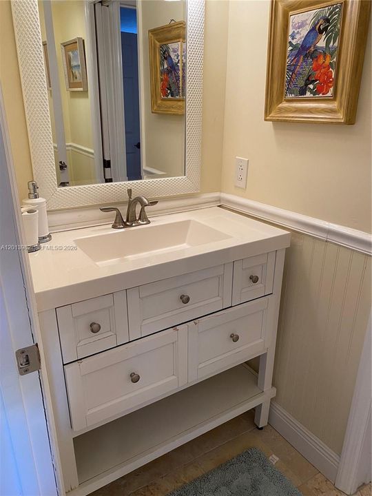 For Sale: $425,000 (1 beds, 1 baths, 900 Square Feet)