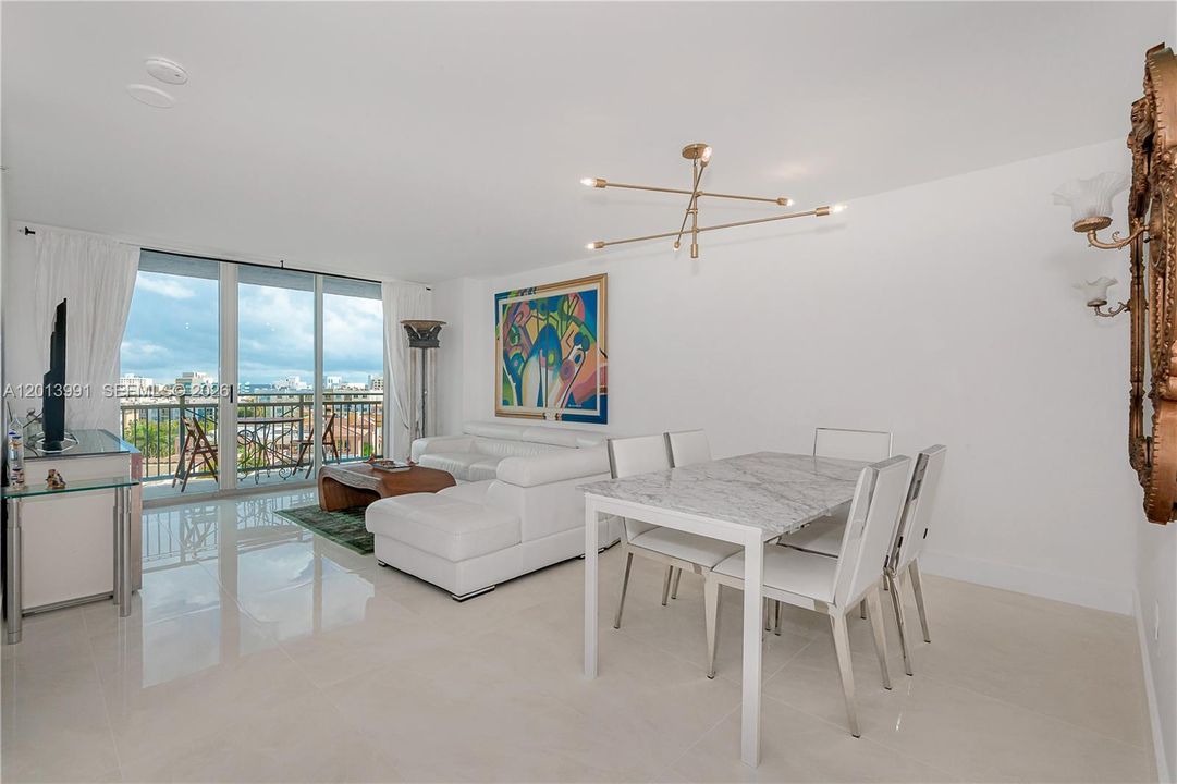 For Sale: $790,000 (1 beds, 1 baths, 740 Square Feet)