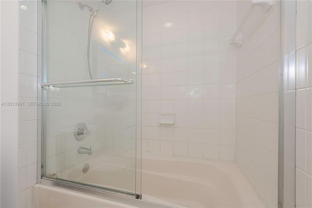 For Sale: $790,000 (1 beds, 1 baths, 740 Square Feet)