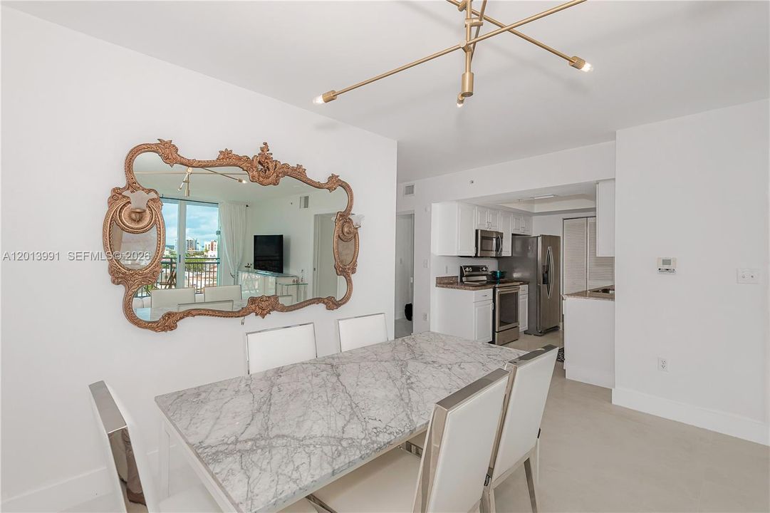 For Sale: $790,000 (1 beds, 1 baths, 740 Square Feet)