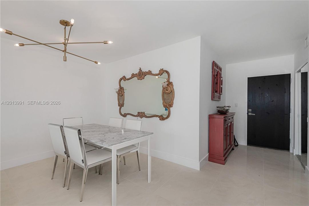 For Sale: $790,000 (1 beds, 1 baths, 740 Square Feet)