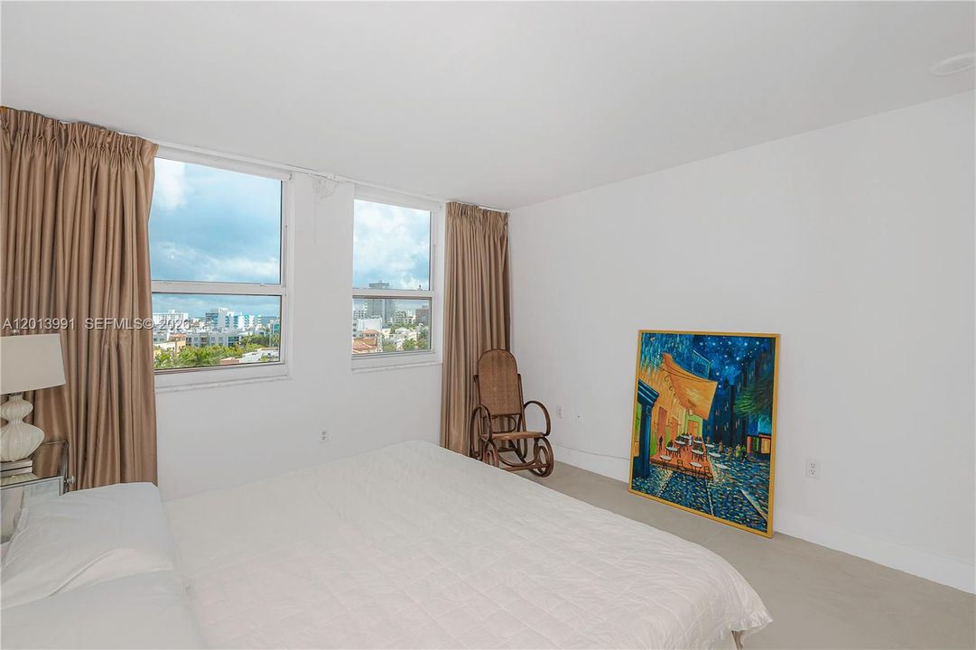 For Sale: $790,000 (1 beds, 1 baths, 740 Square Feet)