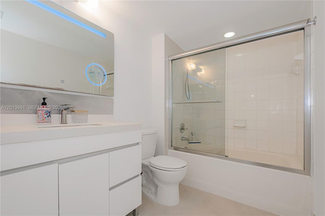 For Sale: $790,000 (1 beds, 1 baths, 740 Square Feet)