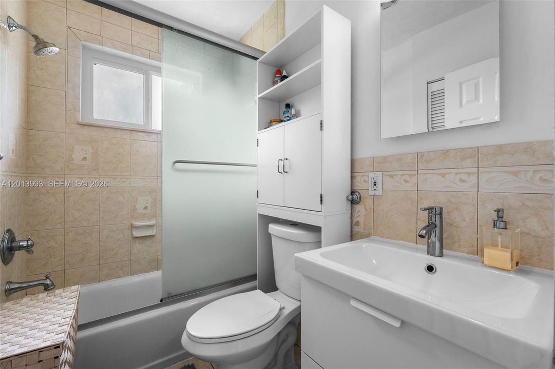 En Venta: $1,299,000 (4 camas, 3 baños, 2081 Pies cuadrados)