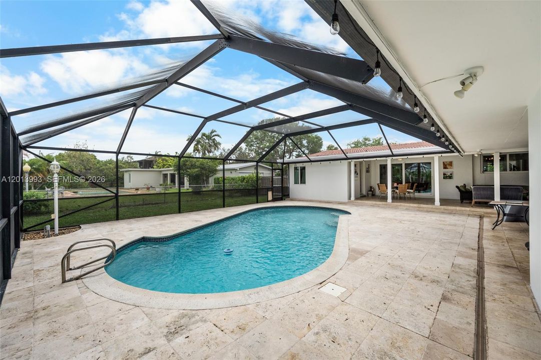 En Venta: $1,299,000 (4 camas, 3 baños, 2081 Pies cuadrados)