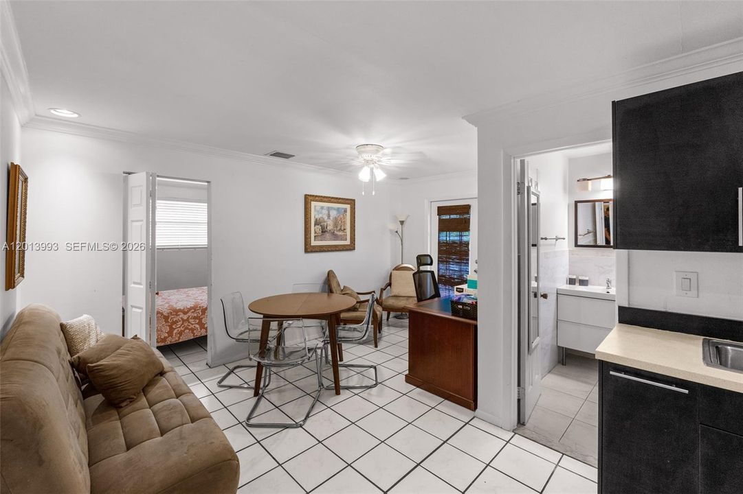 En Venta: $1,299,000 (4 camas, 3 baños, 2081 Pies cuadrados)