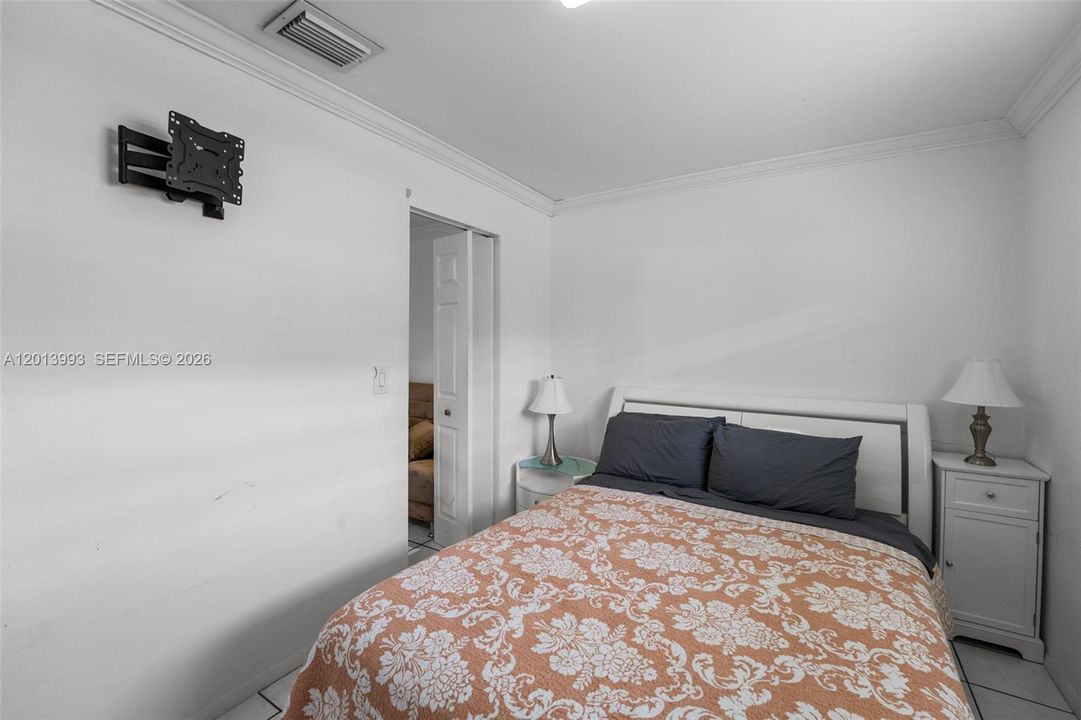 En Venta: $1,299,000 (4 camas, 3 baños, 2081 Pies cuadrados)