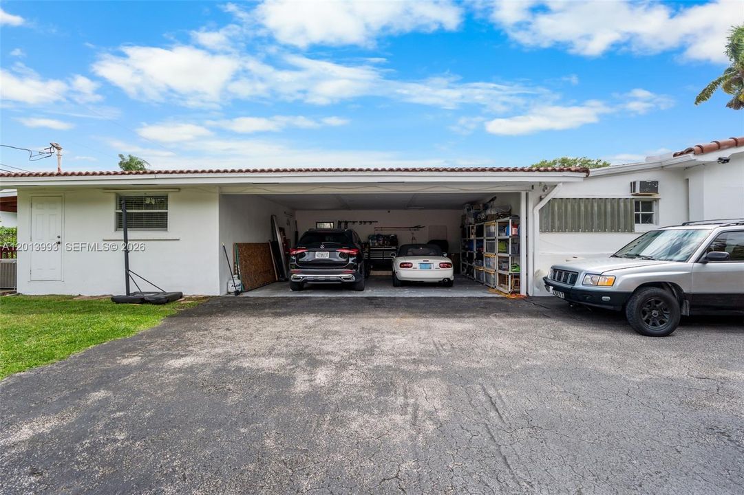 En Venta: $1,299,000 (4 camas, 3 baños, 2081 Pies cuadrados)