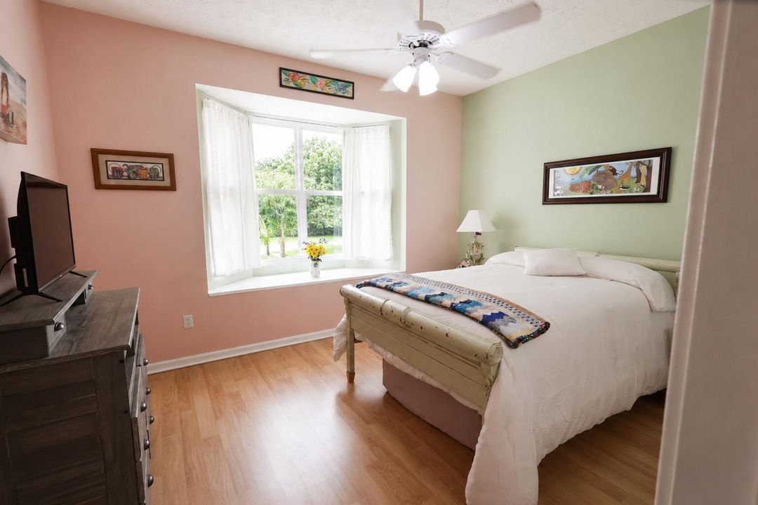 Guess Room1