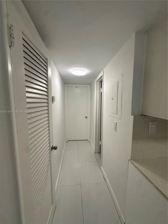 На продажу: $309,900 (1 спален, 1 ванн, 810 Квадратных фут)
