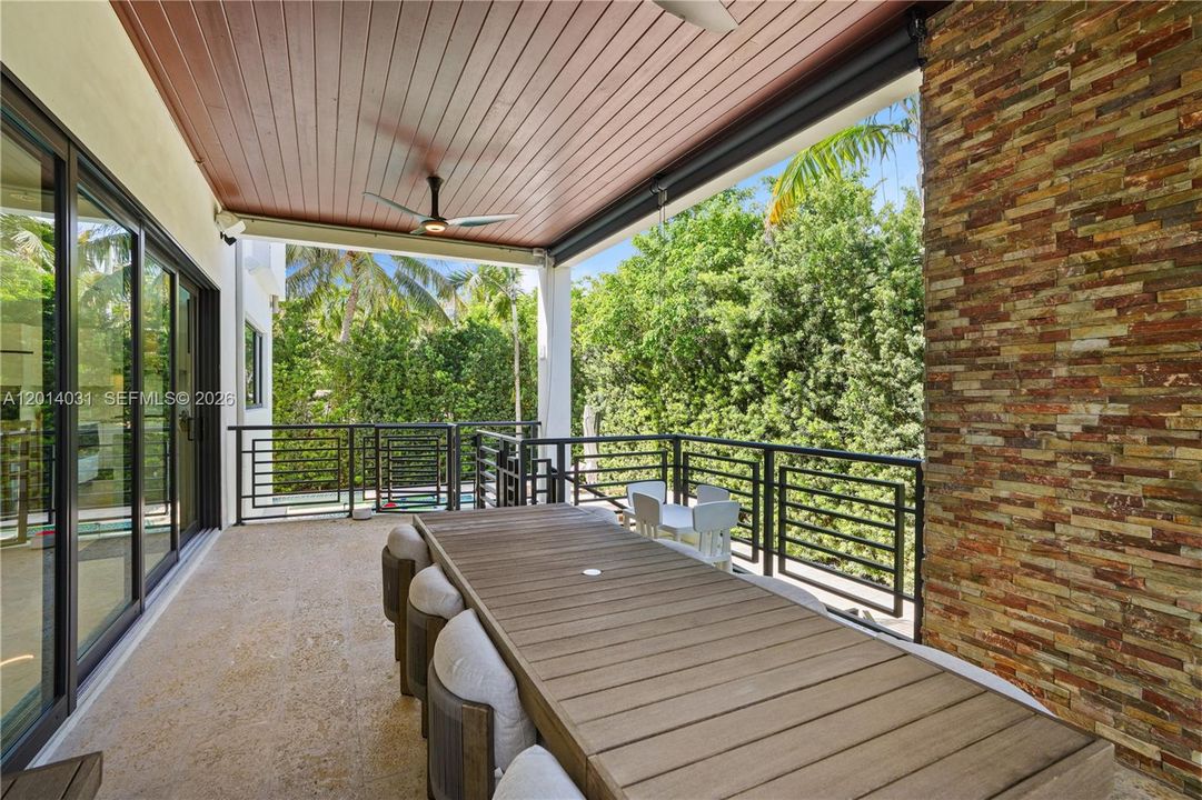 For Sale: $5,899,999 (6 beds, 5 baths, 3584 Square Feet)