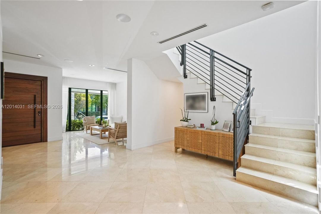 For Sale: $5,899,999 (6 beds, 5 baths, 3584 Square Feet)