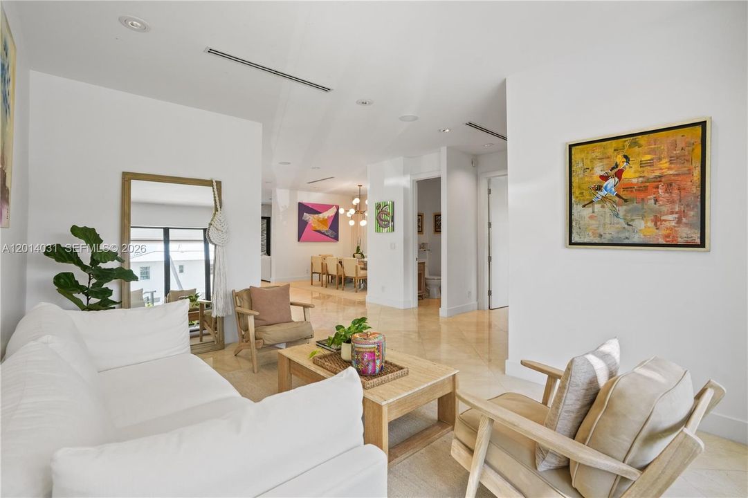 For Sale: $5,899,999 (6 beds, 5 baths, 3584 Square Feet)
