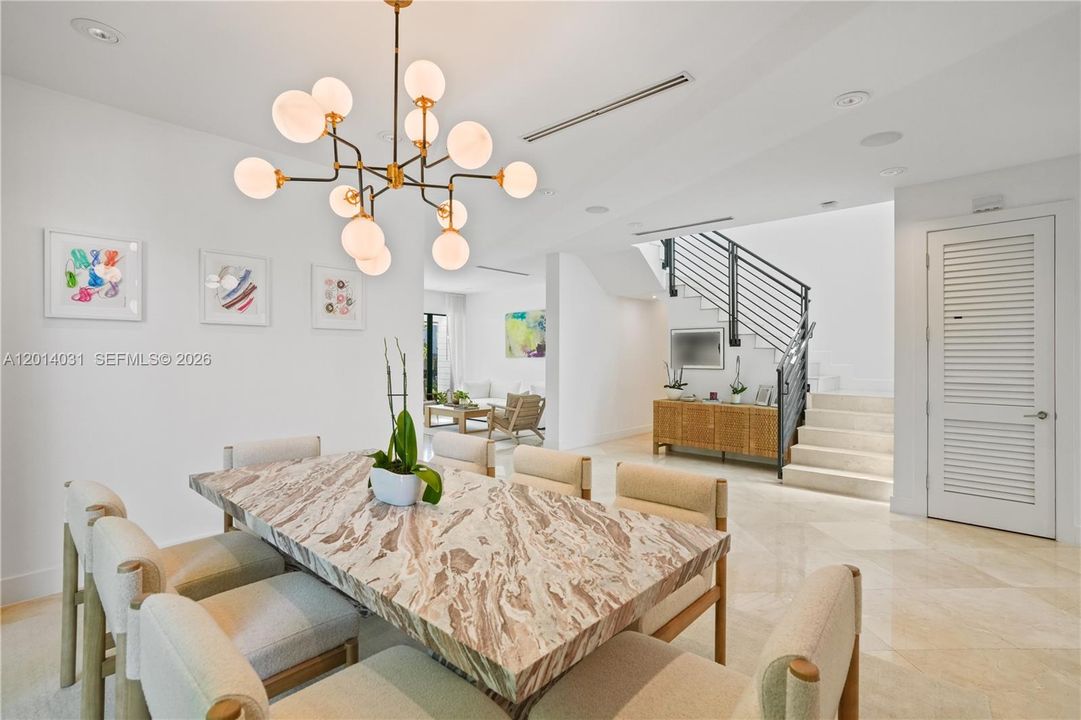 For Sale: $5,899,999 (6 beds, 5 baths, 3584 Square Feet)