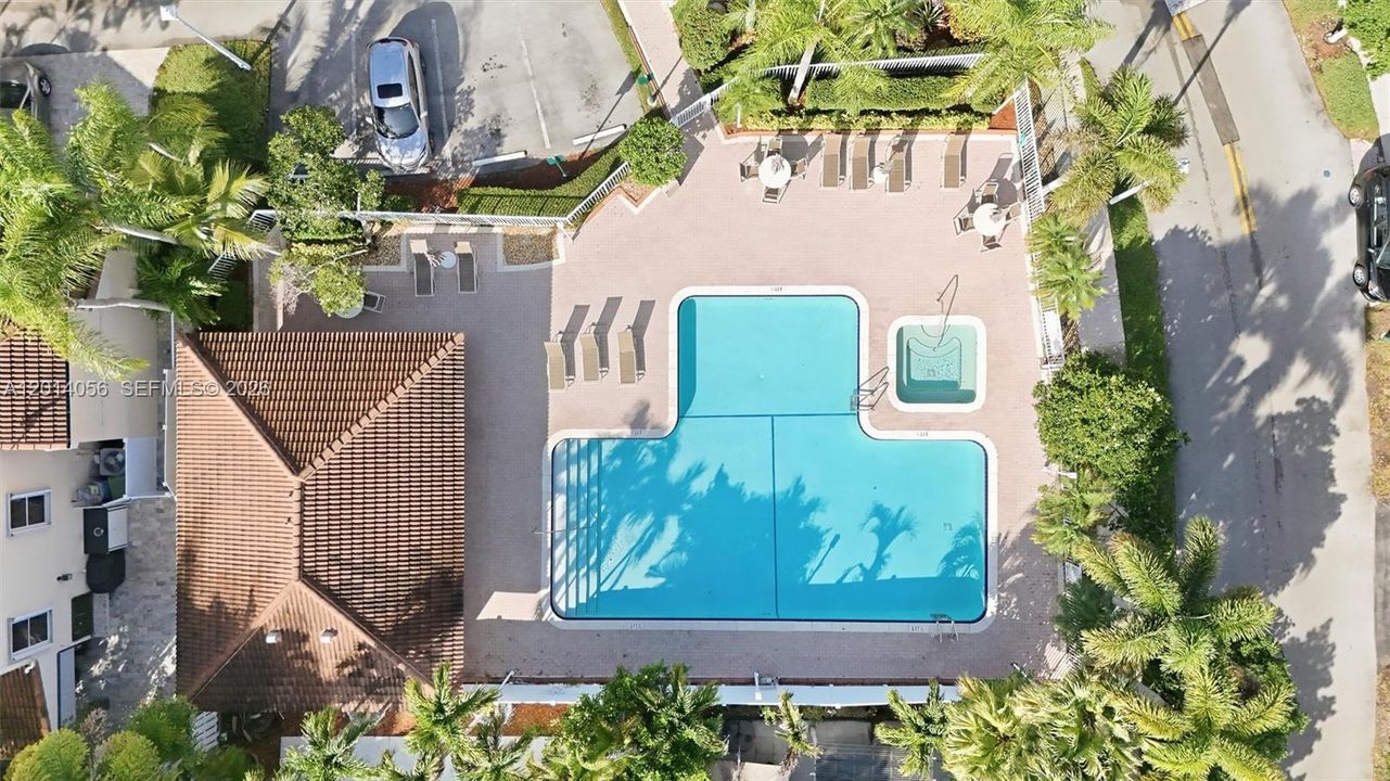 待售: $689,999 (4 贝兹, 2 浴室, 1685 平方英尺)
