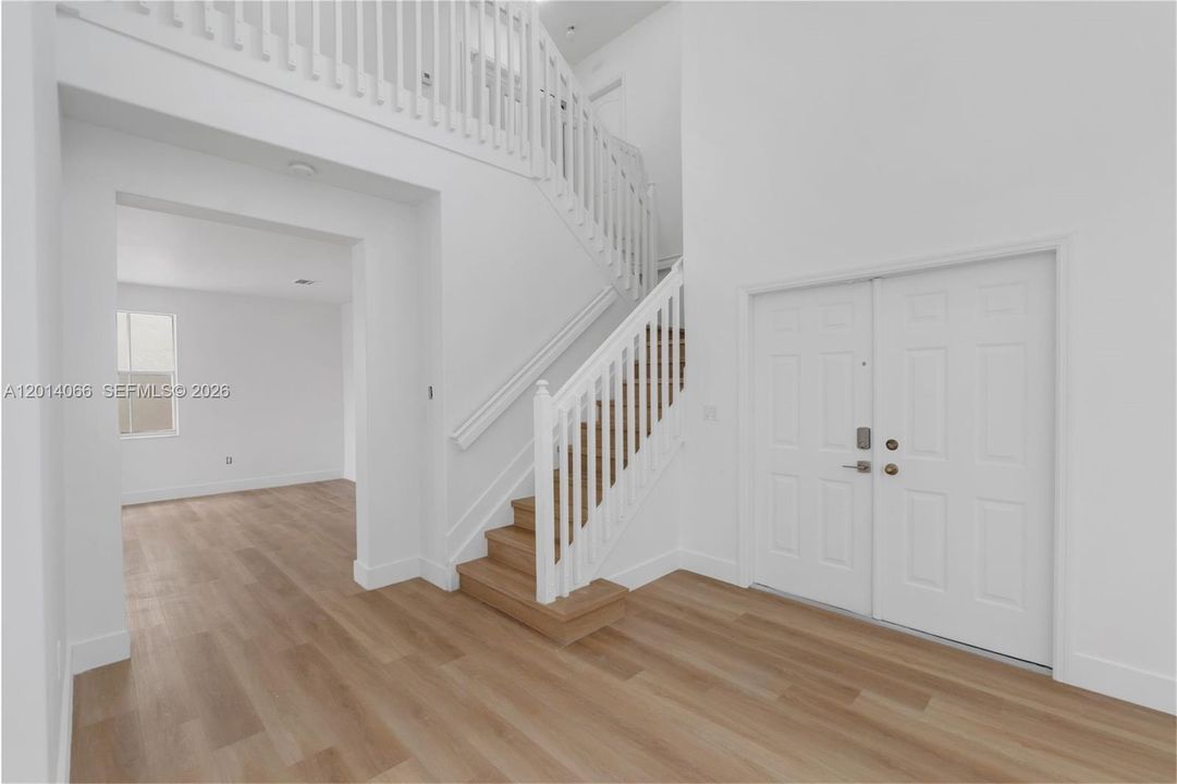 合同活跃: $849,999 (3 贝兹, 2 浴室, 2762 平方英尺)