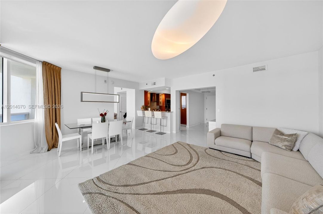 For Sale: $1,895,000 (3 beds, 2 baths, 2088 Square Feet)