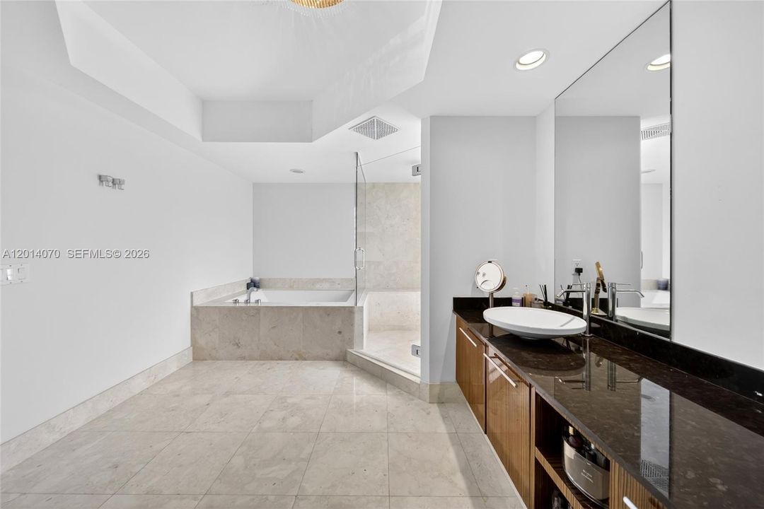 For Sale: $1,895,000 (3 beds, 2 baths, 2088 Square Feet)